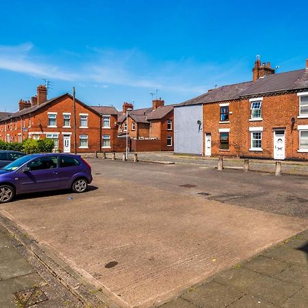 Hidden Gem Within Central Chester - Great Location Exterior photo
